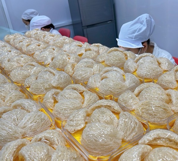 Gia tăng sản xuất để phục vụ khách sỉ trong dịp lễ tháng 11